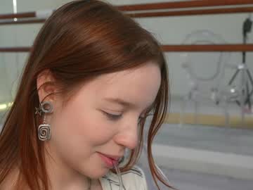 girl
        my_mia_ cam image #2822256
