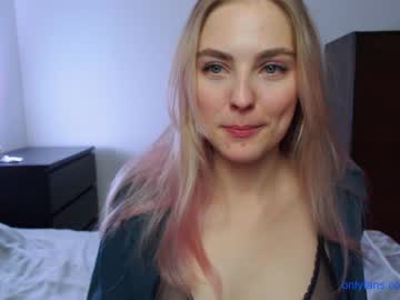 couple
        jscarlett cam image #611133