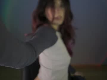 girl
        greeny_mat cam image #4518538