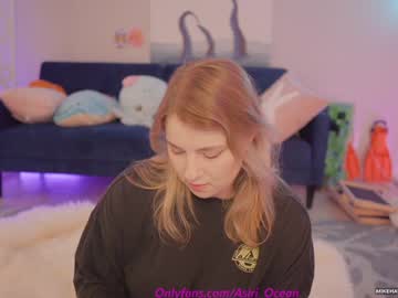 girl
        asiri_ocean cam image #4389491
