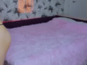 girl
        mollyshine_ cam image #2525207
