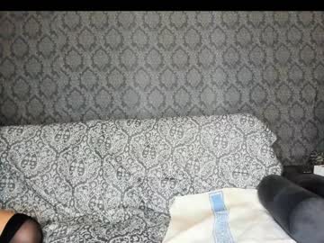couple
        lenoreandjasonsroom cam image #108252