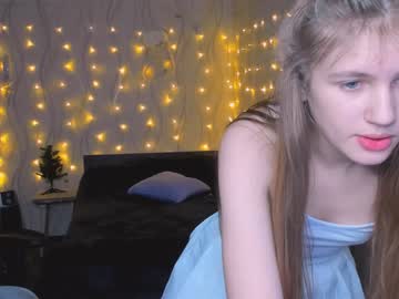girl
        kylie_mine cam image #297033