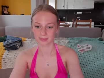 girl
        magic_couple13 cam image #2735961