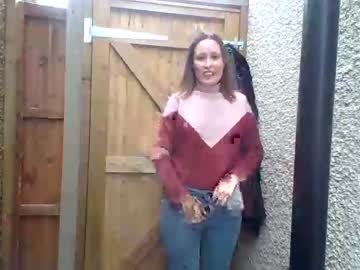 girl
        eatmypie69 cam image #2338115