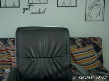 girl
        kellytesh cam image #2275644