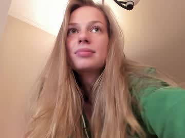 girl
        magic_couple13 cam image #3798647