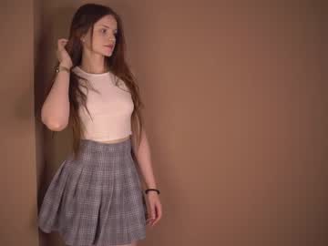 girl
        belletesla cam image #2437577