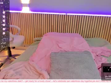 girl
        little_effy18 cam image #2330845
