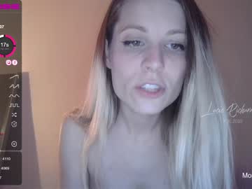 girl
        lacie_richards cam image #1388046