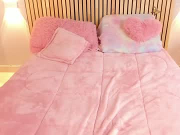 girl
        little_effy18 cam image #1095424