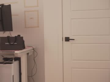 girl
        bunnydollstella cam image #3322561
