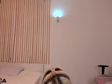 girl
        shy_cass1e cam image #1802131