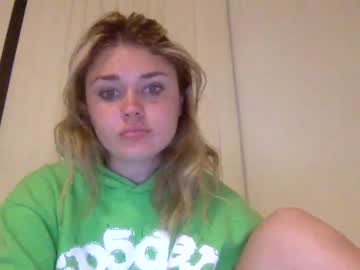 girl
        cassidyyqueen cam image #986577