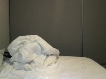 girl
        gwenpeck cam image #3869043