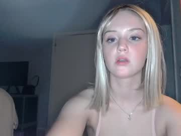 girl
        rubylanee cam image #2341634