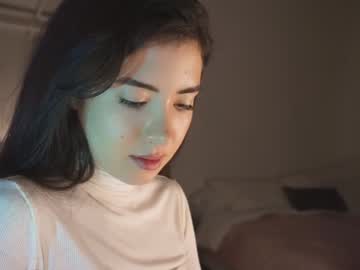 girl
        soifiee cam image #1263327