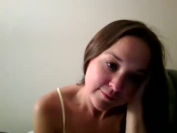 girl
        kitkat180 cam image #2954741