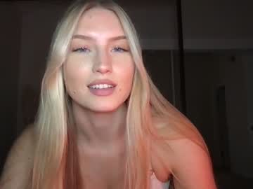 girl
        thezabrina cam image #1608880