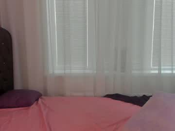 girl
        angelina_new cam image #1368963