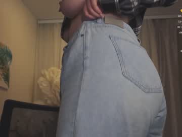 girl
        chery_lady22 cam image #1815127