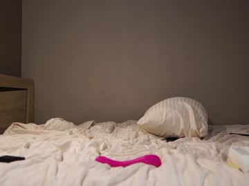 girl
        _meganmeow_ cam image #2208389