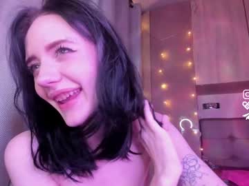 girl
        elizabethbritanny cam image #4036468