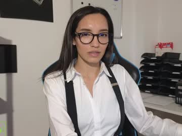 girl
        alice_bane cam image #3904939