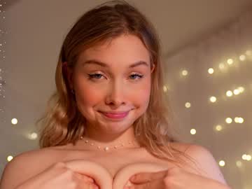 girl
        april_blush cam image #3139537