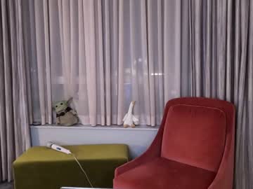 couple
        ari_lovexo cam image #2001515