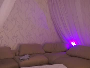 girl
        alodiedonnay cam image #3760762