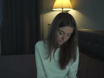 girl
        tessarosse_ cam image #1591588