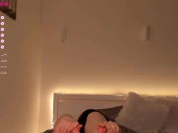 girl
        w0wgirls cam image #717938