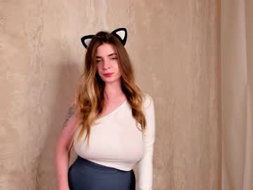 girl
        brenda_rogerss cam image #1579345