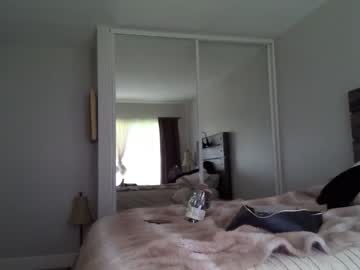 girl
        kiravixen cam image #1353330