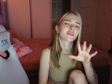 girl
        cyberslime cam image #1840859