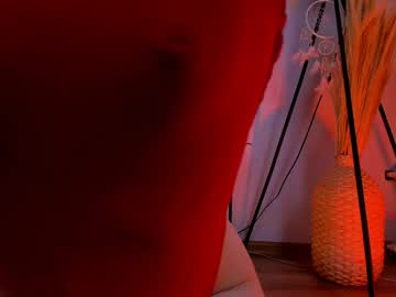 girl
        alice_tucci cam image #3112514