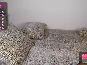 couple
        alexa_desmant cam image #332926