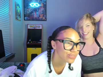 girl
        l0vecherry cam image #4444060