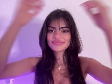 girl
        poutyselena cam image #4012077