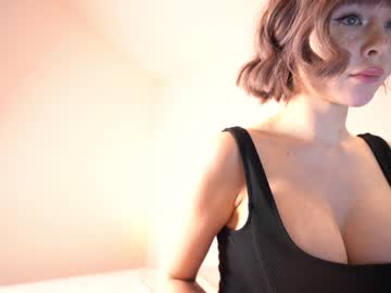 girl
        reei__ cam image #2074396