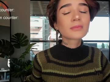girl
        lonelly_lolly98 cam image #3244078
