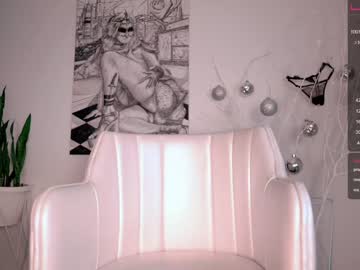 girl
        alicia_uwu cam image #282739