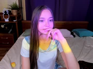 girl
        melisa_sim cam image #1200298