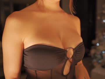 girl
        honeyco57 cam image #2077541