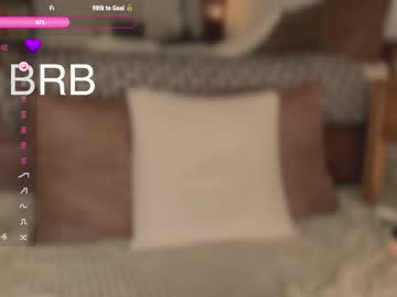 girl
        oliviaogk cam image #3736819