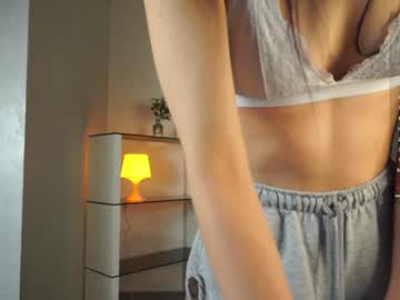 girl
        pollycilley cam image #3278138