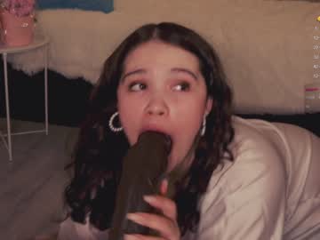 girl
        chery_lady22 cam image #2222188