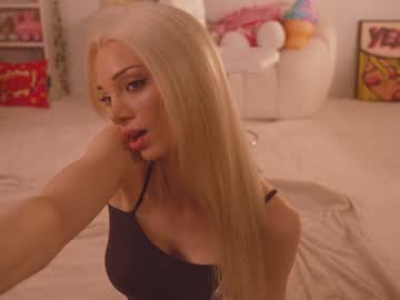 girl
        bunnydollstella cam image #3672892