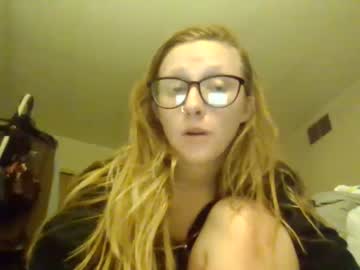 girl
        cherricarmen cam image #2107930